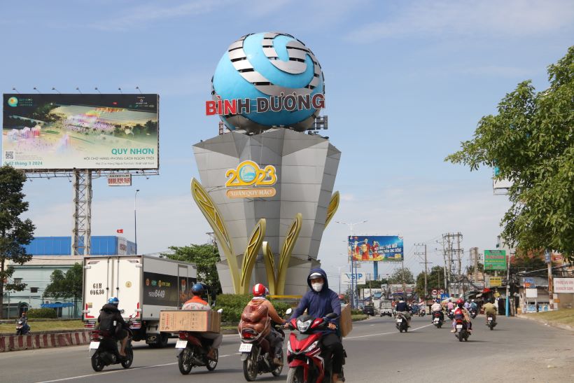 Đại lộ Bình Dương - cổng chào